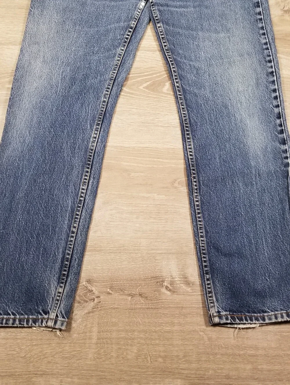 Vintage Y2K Levis 505 Jeans Mens 34x32 Blue Medium Wash Regular Fit Straight USA